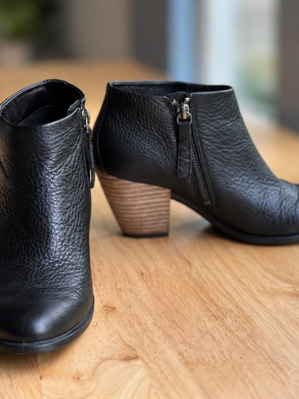 ECCO Black Leather Ankle Booties Size 7 Block Heel Side Zip - Picture 13 of 16
